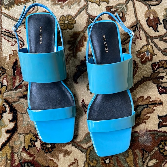 Via Spiga blue patent leather sandals. - Picture 2 of 7